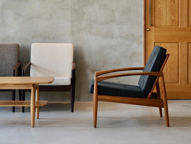 【限定モデル】10月23日より宮崎椅子製作所に別注した「Paper Knife sofa 1P & ottoman」を期間・数量限定にて販売スタート！