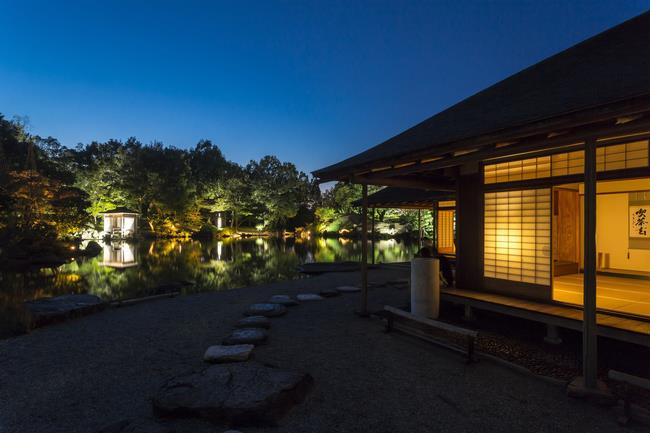 【福井県福井市】旧福井藩主松平家別邸・国名勝「養浩館庭園」で11月限定の秋のライトアップを開催。開催期間に合わせたイベントやお土産品の販売も！