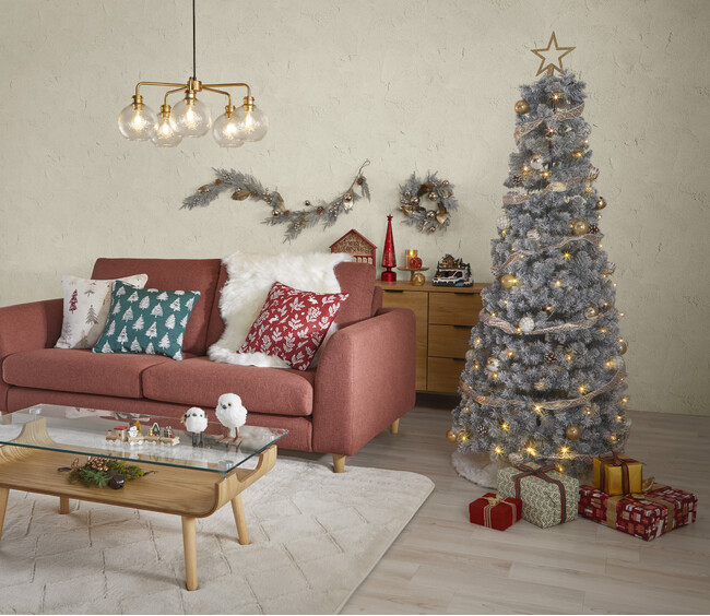 今年はもっと手軽にクリスマス。組み立て・飾りつけ・片付けの手間を解消した「スリーステップツリー」が新登場！