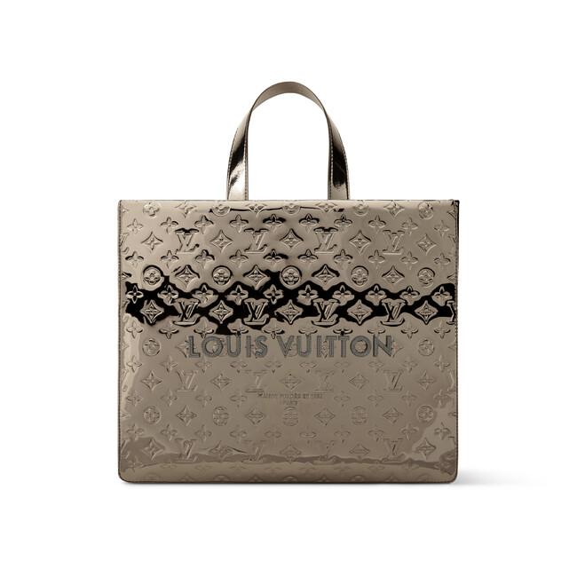 【ルイ・ヴィトン】メンズ「LV SKI」コレクションより新作バッグとカードケースを発売
