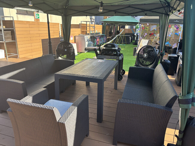 西日本最大級のカラオケチェーン「ジャンカラ」が展開する新規事業！屋上型エンタメ空間BBQ「ジャンオク」5店舗目が心斎橋にオープン！