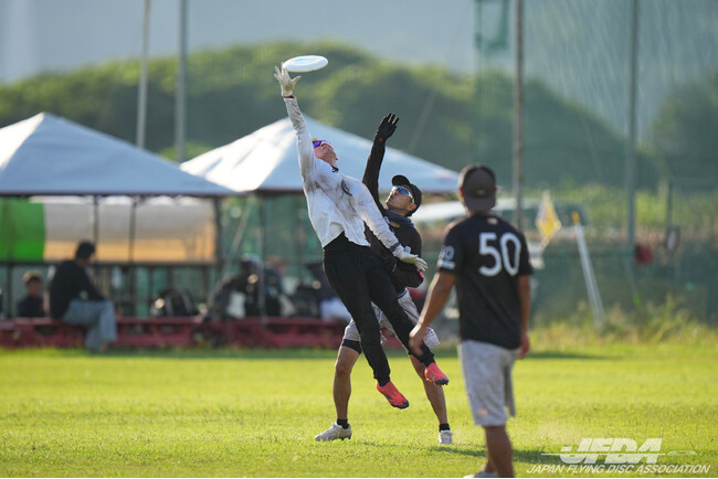 関西対決の決勝戦を制しOVERHEATが優勝！[第13回全日本マスターズアルティメット選手権大会]