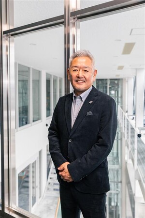 クロスフォー、社長交代のお知らせ