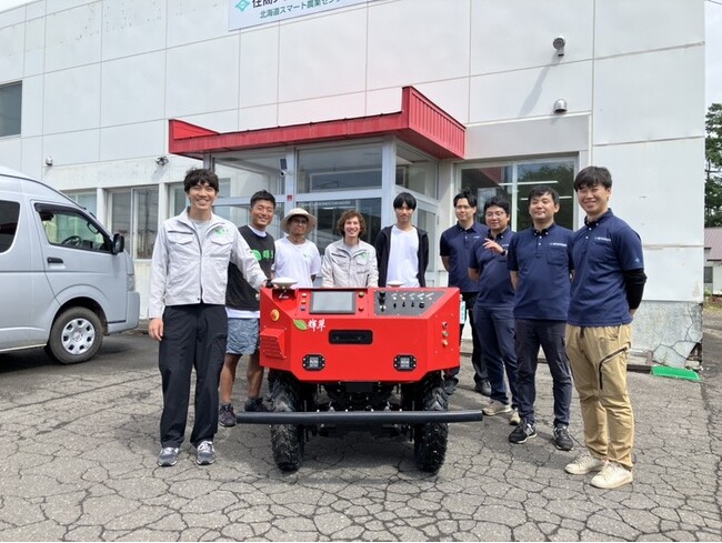 住商アグリビジネス、輝翠の自律走行AIロボット「Adam」のプロモーションパートナーに就任