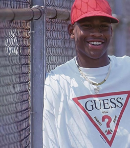GUESS JEANS、バスケットボールレジェンドアレン・アイバーソンとのカプセルコレクションを発表