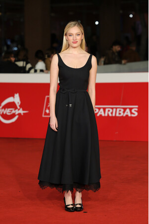【Dior】ディオールを纏うセレブリティ：ナディア・テレスキウィッツ @ローマ国際映画祭