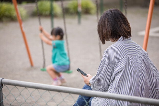 SNS相談利用者の72％が「行政や地域の支援利用を断念」。ひとり親、障害や疾病、経済的困窮などの困難を抱えながら「地域から孤立する親子」の実態調査