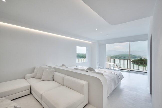 白と青が織りなす、伊勢の美。「旅荘 海の蝶」最上階に2つの新客室 【ROOM SHIRO】【ROOM AO】が誕生