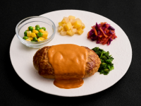 ご褒美ディナーにぴったり！芳醇なえびの旨味が広がる濃厚ソースを使用した「海老クリームハンバーグ」が新登場