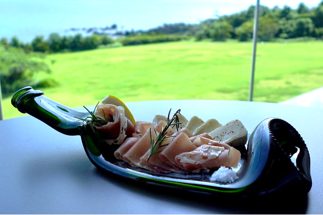 廃棄されるワインボトルをテーブルアートに──(株)ソムリエ×女子美術大学×Cuvee J2 Hôtel Osaka by 温故知新の三者協働プロジェクト始動