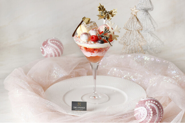上品に煌めくロゼと雪のホワイトが織りなすロマンティックなクリスマスパフェが新登場『ロゼスパークル・ホワイトクリスマスパフェ』