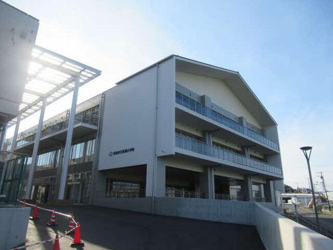 【導入事例公開】全児童の登下校をQRコードで見える化！バス乗降・入退校の記録とリアルタイム通知で児童の安全と保護者の安心を確保