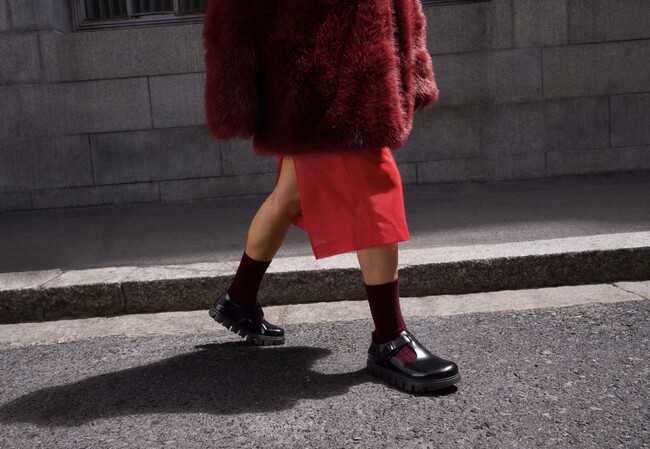 Papillio by BIRKENSTOCKより、TストラップのPARISがファッショナブルなチャンキーソールを纏い登場