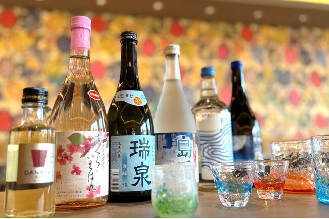 【沖縄プリンスホテル オーシャンビューぎのわん】～11月1日は「いい月いい日」泡盛の日～琉球ガラスで愉しむ沖縄の銘酒「泡盛フェア」を初開催
