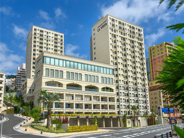 分譲マンション入居者向けに、ビジネスホテル「ドーミーイン」の大浴場や、共立メンテナンスの直営優待プログラム「詩季倶楽部」が利用できる新サービスを開始(ニュースリリース)