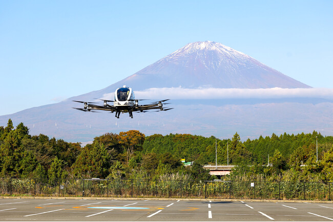 空飛ぶクルマ（eVTOL）社会実装に向けた取り組み　「御殿場プレミアム・アウトレット バーティポート」にて空飛ぶクルマ実機によるデモフライトを実施