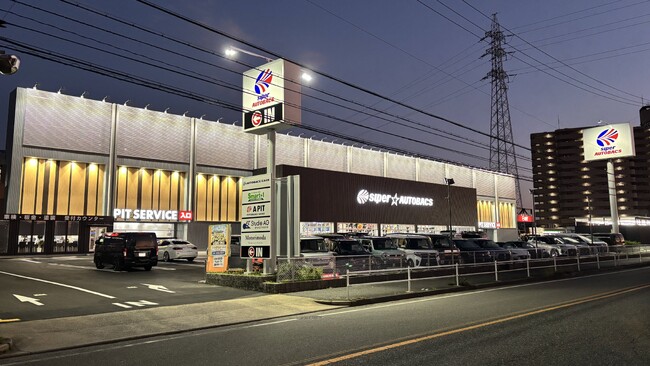 クルマ好きの聖地へ！「スーパーオートバックスNAGOYABAY」新コンセプトでリニューアルオープン