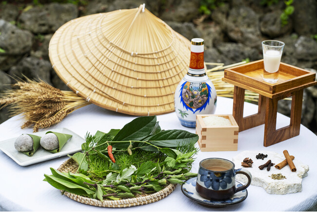 【星のや竹富島】冬こそ、本物の島時間へ。島民の暮らしに倣い、旬の命草や祭事に触れる4つの催しを提供