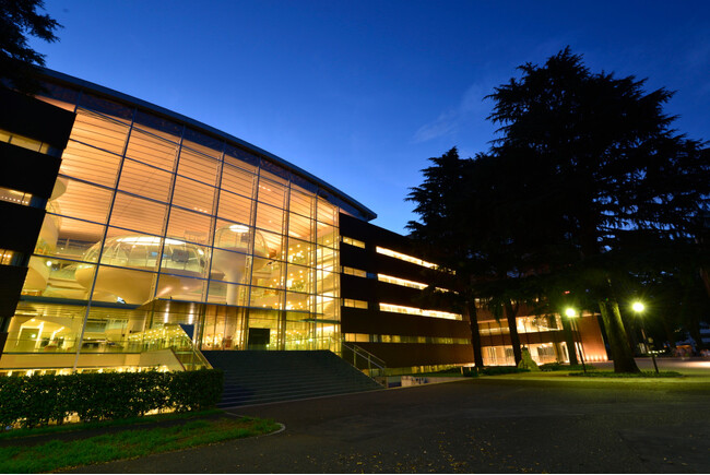 成蹊大学、初の「夜のオープンキャンパス」を開催 ~夜のキャンパスを体験できる特別な機会~