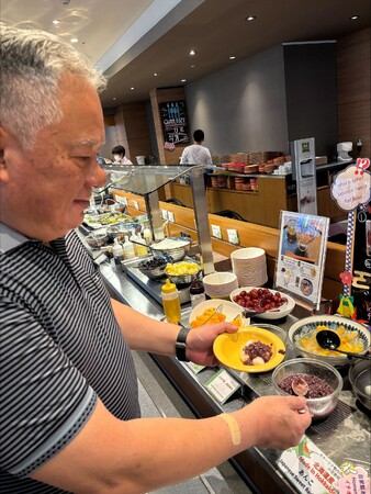 オホーツク産小豆の手作りあんこをホテル朝食で提供します