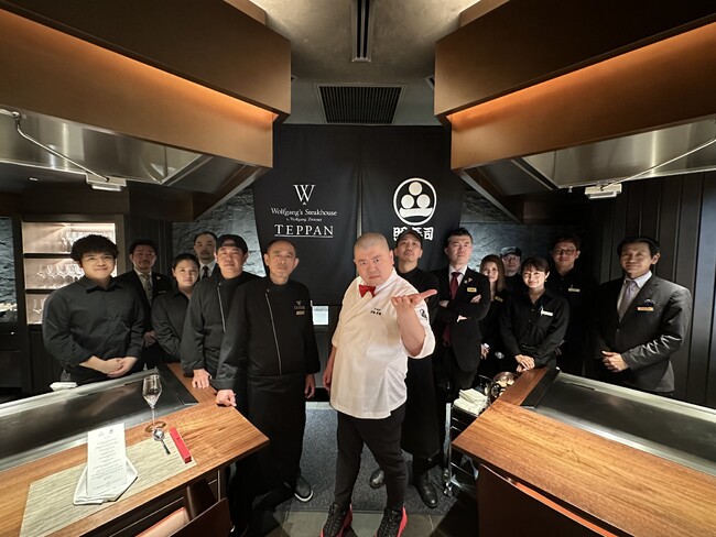 「ウルフギャング・ステーキハウス TEPPAN」“寿司劇場”「照寿司」とのクリスマス・コラボイベント開催