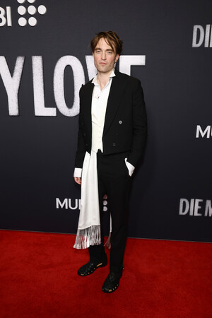 【Dior】ディオールを纏うセレブリティ @映画『Die, My Love』プレミア