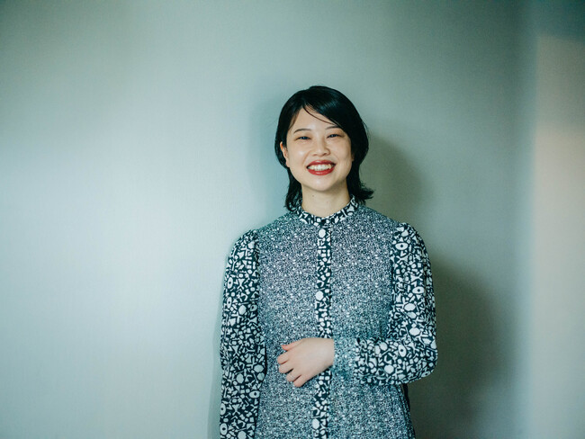 NHKでドラマ化され話題となった『家族だから愛したんじゃなくて、愛したのが家族だった』の原作者、岸田奈美さんが11月22日（土）にStage Felissimoの「神戸学校」に登壇