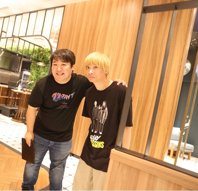 クリープハイプ・尾崎世界観氏とラランド・ニシダ氏による人気ポッドキャスト番組と文芸誌のコラボレーション。特別企画「ダブルスタンダード」を掲載の「新潮」12月号は、2025年11月7日（金）発売！