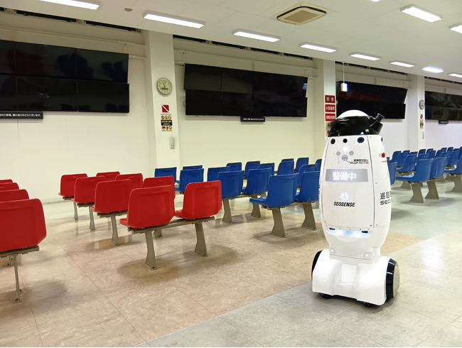 ボートレースチケットショップ鳥取にて警備ロボット「SQ-2（エスキューツー）」の本格稼働を開始