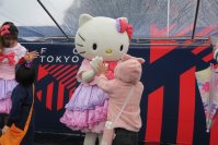 11月11日は「介護の日」福祉職場の情報サイト「ふくむすび」最新レポート!FC東京とコラボ!選手の適職は?味の素スタジアムイベントブースにハローキティが登場!ハイタッチ会や適職診断パネル展示を実施。「ふくむすび」特設サイト リニューアルでより見やすく便利に