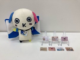 ぬいぐるみに付けて楽しめるミニサイズの「ぬい活カード」 ぬいぐるみに付けて楽しめるミニサイズの「ぬい活カード」