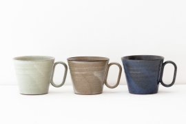 生涯を添い遂げるマグ 内原野焼 陽和工房 (左から：卯の花・白茶・群青)