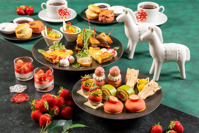 2026年の干支“午（うま）”をモチーフにした“もなか”で新年をお祝い！「ストロベリー&宇治抹茶 ニューイヤー アフタヌーンティー」
