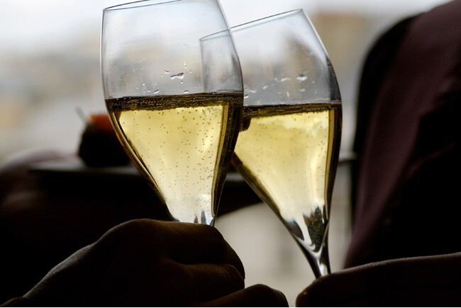 【Cuvee J2 Hôtel Osaka】ジョセフ・ペリエ200周年を祝う、メーカーズディナーを開催。日本で唯一、Cuvee J2だけに届けられる特別キュヴェを含む5種のラインナップ。