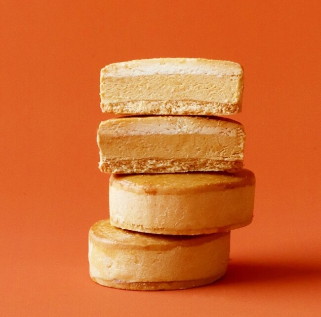 『あさぎり牛乳』秋冬限定の新フレーバー〈キャラメル〉が登場！人気の「リッチミルクサンド」「生パンケーキサンド」で味わう、濃厚キャラメル。