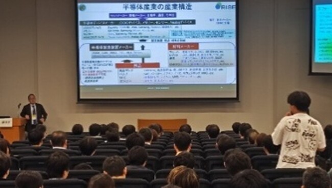 【熊本高専】「第16回 半導体材料・デバイスフォーラム」及び「第1回 先端技術協奏セミナー」を開催しました