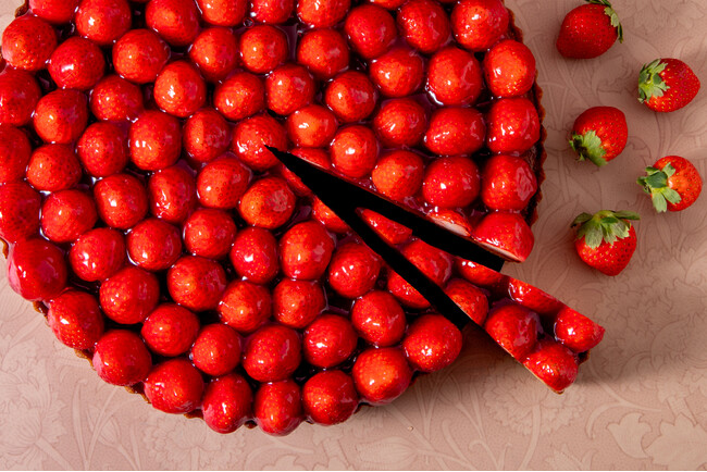 甘く華やぐ冬。艶やかいちごのケーキで満たす、小さな幸せ。神戸の洋菓子屋「PATISSERIE TOOTH TOOTH」より、11月20日（木）スタート。