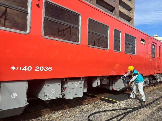 国内初となる鉄道営業列車への100%次世代バイオディーゼル燃料供給