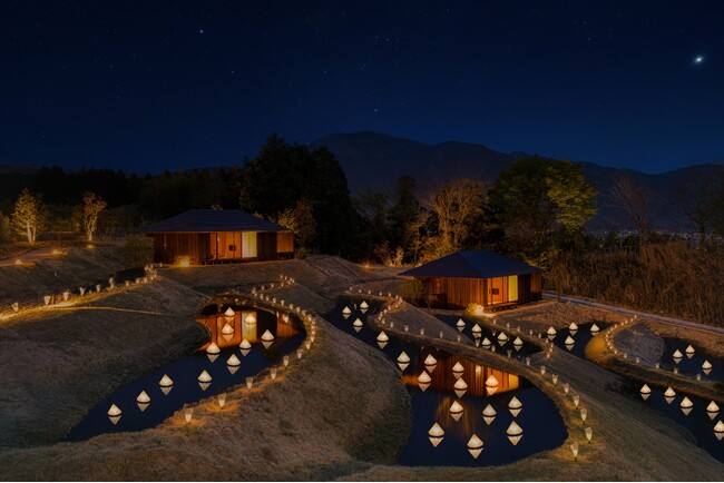 【界 由布院】100本の中津和傘が棚田を灯すライトアップが新登場「棚田冬灯りやつがい」開催