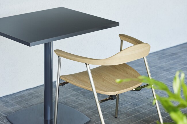 木製折りたたみチェア〈クロッサWOOD〉が「ウッドデザイン賞2025・林野庁長官賞（優秀賞）」を受賞