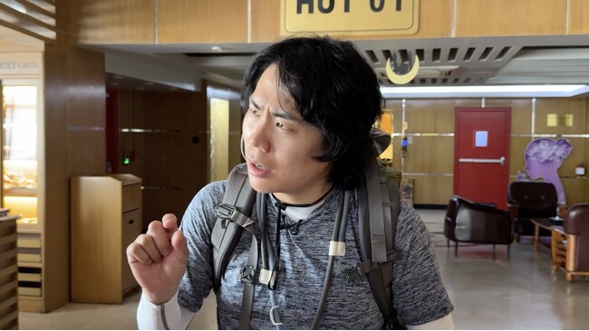 令和ロマン・くるま、海外富裕層向けホテルの取締役に意外なお願い「もしできれば…」 海外ロケ中に突如鳴り響く破裂音…M-1王者にまさかの衝撃ハプニング発生／『世界の果てに、くるま置いてきた』#7