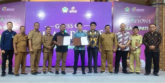 インドネシア・グレシック県教育局とSPRIXが教育協力に関するMOUを締結