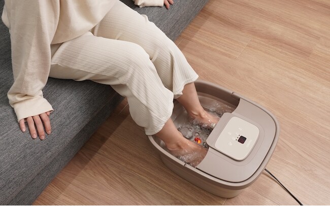 テレビを見ながら、読書しながら。「ながら温活」という新しいくつろぎを提案『おうちでお手軽足スパ「あし～ゆ２」』を発売