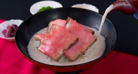 ファーストクラスの通販ギフトが登場します!!通販では日本初!※当社調べたわら屋謹製「黒毛和牛ローストビーフの極上茶漬け」 ファーストクラスの通販ギフトが登場します!!通販では日本初!※当社調べたわら屋謹製「黒毛和牛ローストビーフの極上茶漬け」