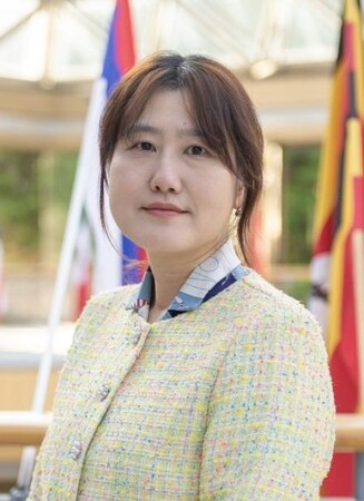 2025年度 Term 4 にSookyoung Lee氏が名古屋商科大学 経済学部に着任