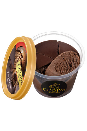 ゴディバ特製のパリッとしたチョコレートを贅沢にコーティング！　ゴディバ カップアイス「ダーク チョコレート」、「ダブルベリー チーズケーキ」登場