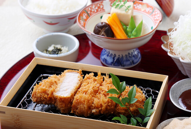四季折々の食材を使った京都らしいお番菜とともに！ とんかつ『五彩庵』2025年11月18日(火)オープン！〈大丸京都店 8階 レストランフロア〉