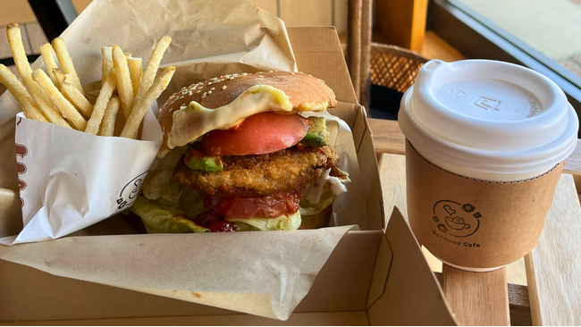 【桑名駅徒歩5分】揚げたて！1日5セット限定〈くわなコロッケバーガーセット〉を12月2日(火)発売開始