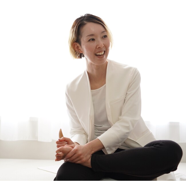 病院でも治らない婦人科の悩み、放置される社会問題に一石を投じる書籍『神あしつぼ』12/24発売