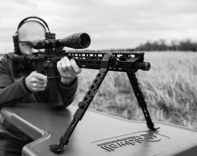 ガチ初心者でも本格スナイパー気分！ 実銃対応だからこその安定勢！『Firefield M-LOKバイポッド』が2025年 11月14日発売！伏せ撃ち・狙撃が安定する、高さも調整できる！